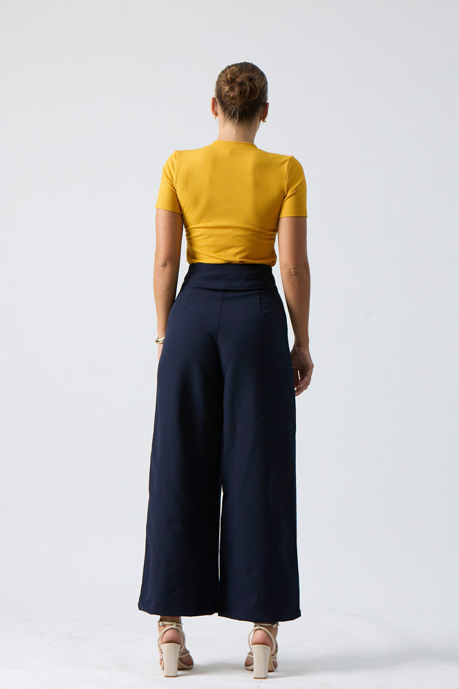 Minimal Square Rip Knit Top