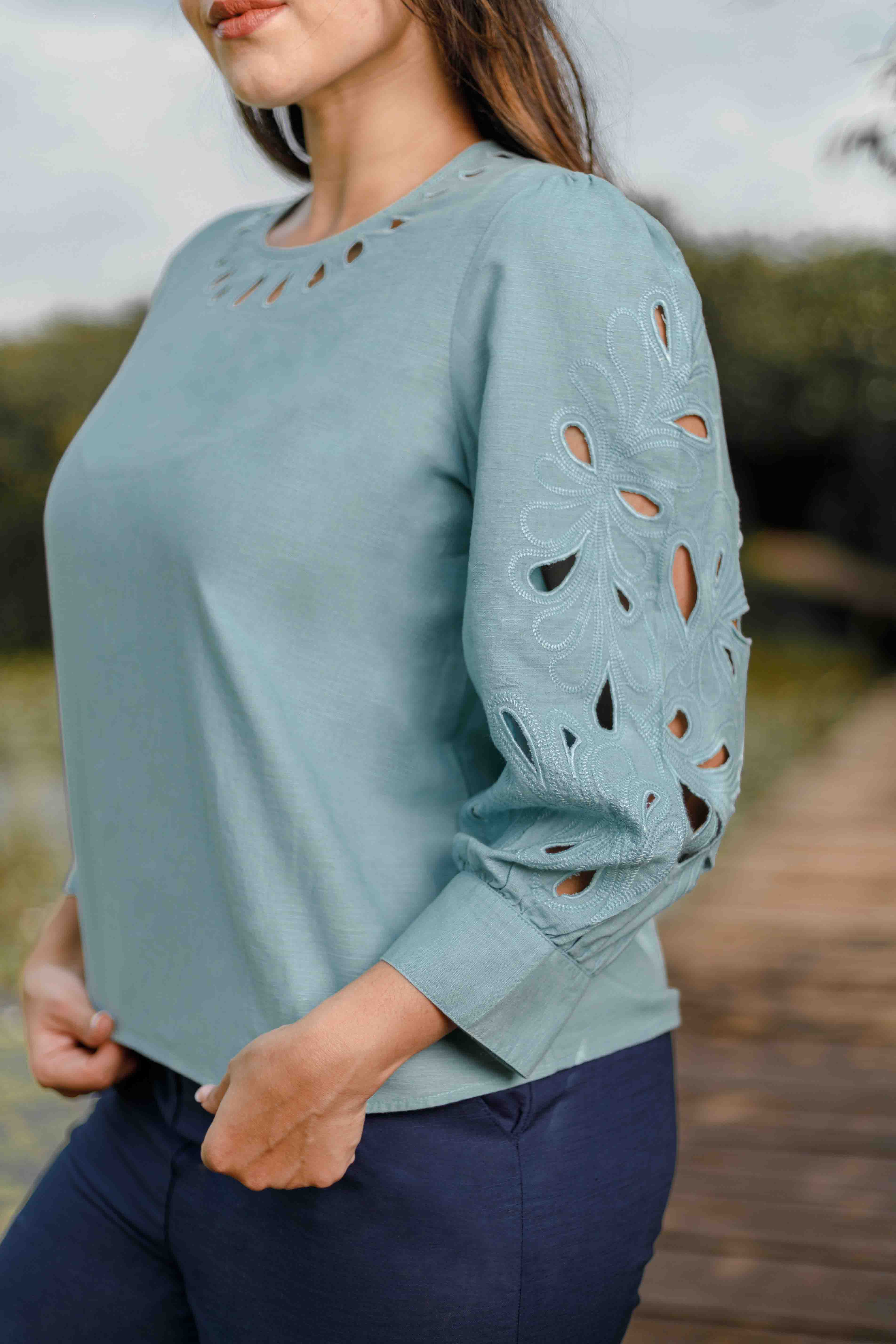 Lindenvale Linen Top