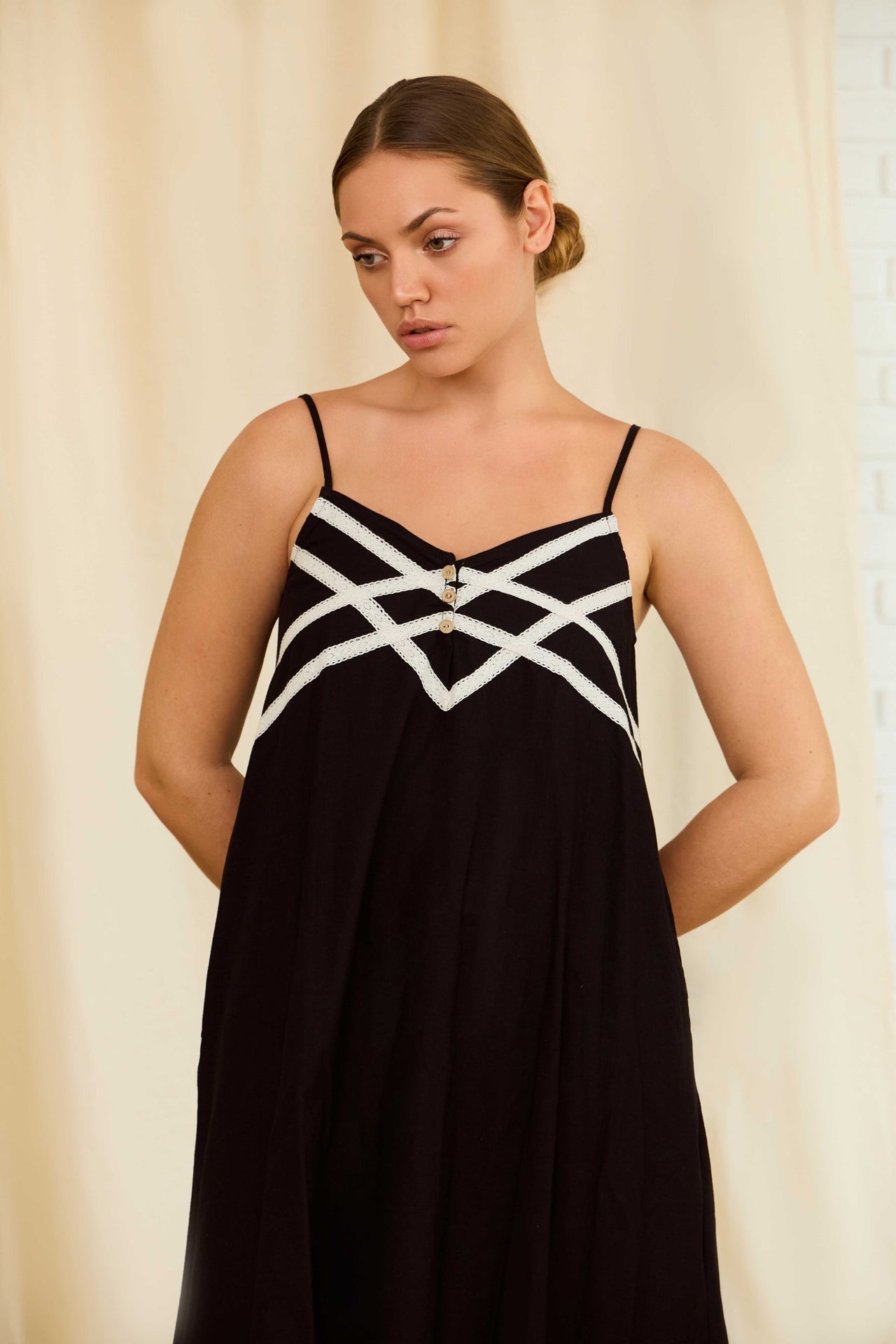 Willow Rae Linen Dress